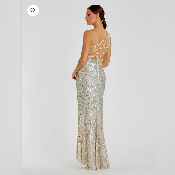 MAC DUGGAL
Silver Sequined One Shoulder Draped Lace Up Gown size 8 NWT - Picture 4 of 12